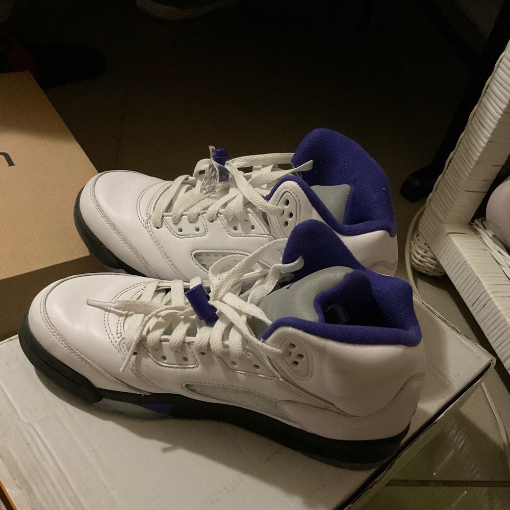 Jordan 5s size 7